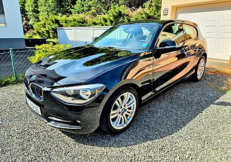 BMW 114i Sport Line wenig Kilometer