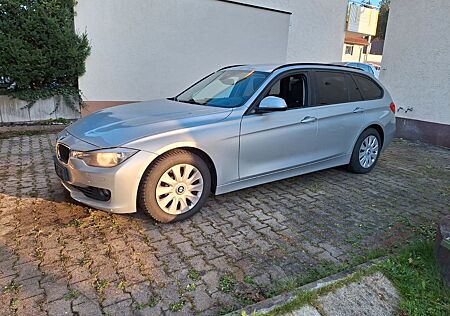 BMW 318d Touring F31