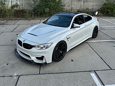BMW M4 F82 DKG