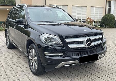 Mercedes-Benz GL 350 BlueTec 4Matic 7 Sitze/SH/SD/AHK/Service