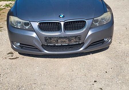 BMW 318i Touring -