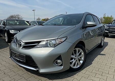 Toyota Auris Touring Sports Life+ Automatik