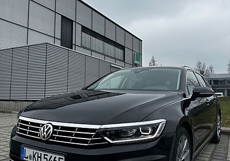 VW Passat Volkswagen Variant 2.0 TDI 4MOTION R-Line