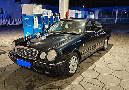 Mercedes-Benz E 320 W210 Elegance (M104) Safran
