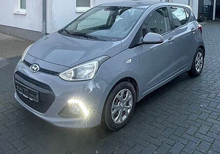 Hyundai i10 Sport. 54.000 km Serviceheft. Allwetterreife