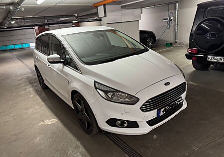 Ford S-Max Titanium