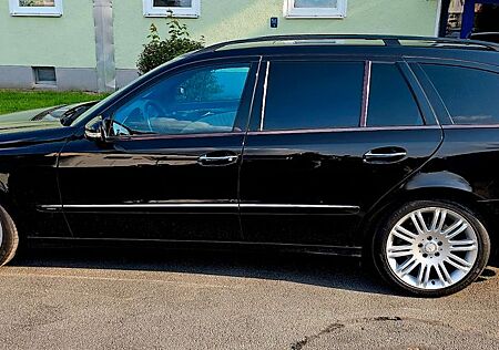 Mercedes-Benz E 320 CDI T AVANTGARDE