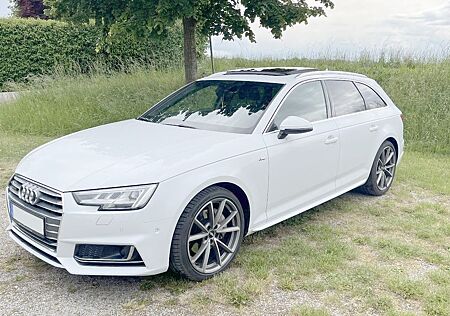Audi A4 Avant S-Line quattro, PANO, HEAD-UP, MATRIX