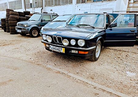 BMW 524