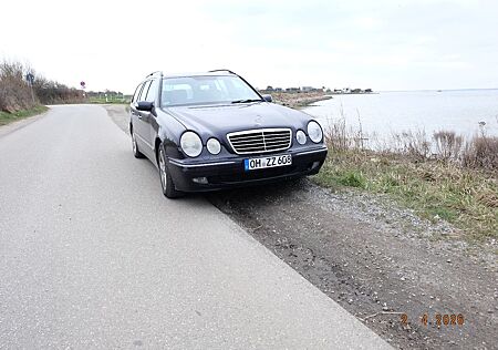 Mercedes-Benz E 220 CDI T AVANTGARDE Avantgarde