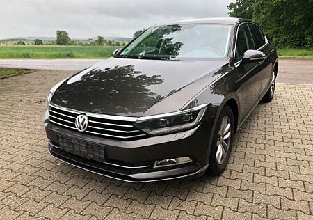 VW Passat Volkswagen Lim. Comfortline 2.0 TDI Navi PDC Standh.