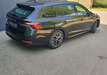 Skoda Octavia 2.0 TDI 110kW DSG STYLE COMBI STYLE