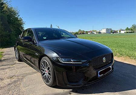 Jaguar XE D180 R-DYNAMIC SE R-DYNAMIC SE