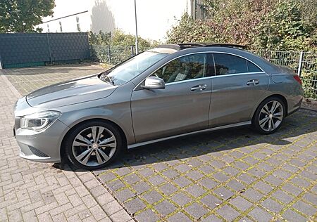 Mercedes-Benz CLA 200 Urban Bi-Xenon Pano Kamera SHZ Navi