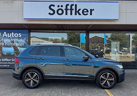 VW Tiguan Volkswagen Active 1.5 TSI DSG AHK Matrix-LED Pano-SD