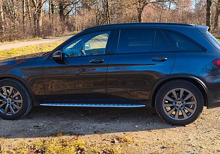 Mercedes-Benz GLC 300 GLC|Pano|360|Memory|Night|Std./Lenk.Hz|Volldigit
