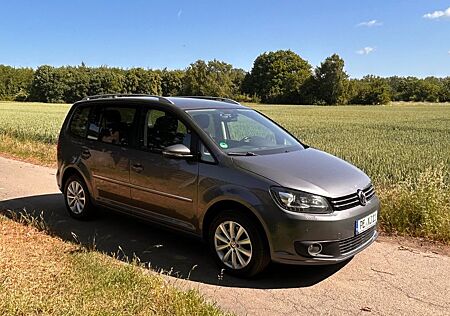 VW Touran Volkswagen 2.0 TDI Highline, 8-Fach ber., AHK,SHZ,Bi-Xenon