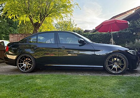 BMW 318i | PANO | 8-fach | M- Ausp | HR-Fahrwerk