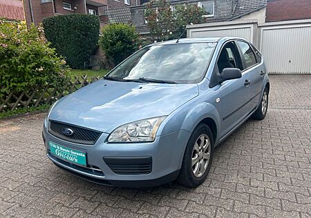 Ford Focus Lim. Trend, 5-Türen, Klima