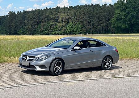 Mercedes-Benz E 200 Coupé | CarPlay | 8-fach bereift