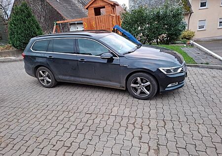 VW Passat Variant Volkswagen 2.0 TDI SCR 140kW DSG Highlin...