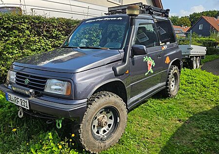 Suzuki Vitara 1.6 Deluxe Deluxe