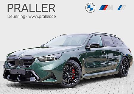 BMW M5 Touring MALACHITGRÜN Glasdach AHK Sitzbelüftu