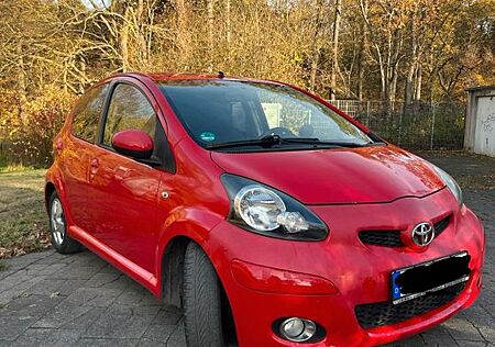 Toyota Aygo (X) Aygo (X) 1,0 TÜV bis 09.2026 BJ 2009