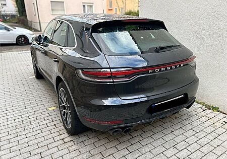 Porsche Macan S