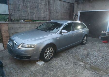 Audi A6 2.4 Avant -