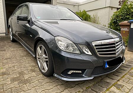 Mercedes-Benz E 350 CGI AMG Paket /Sitzklima / Comand /Vollaus