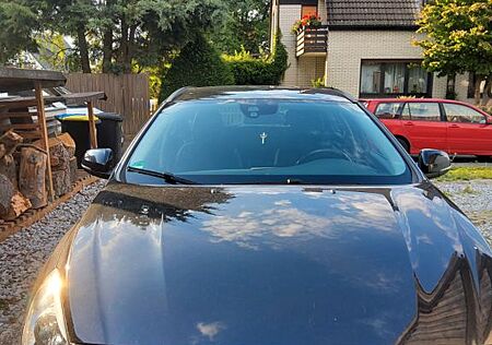 Volvo V60 D4 Kombi, Autom., AHK, Tempomat, Navi