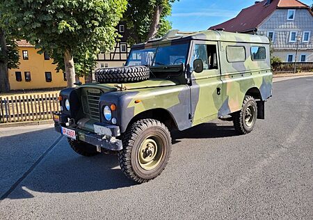 Land Rover Defender 109 H-ZULASSUNG TÜV NEU MILITÄR