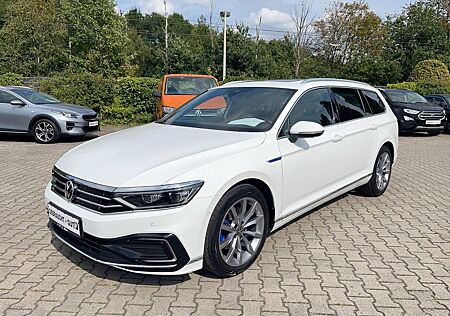 VW Passat Variant Volkswagen GTE VOLL Navi Leder Pano 360° AHK