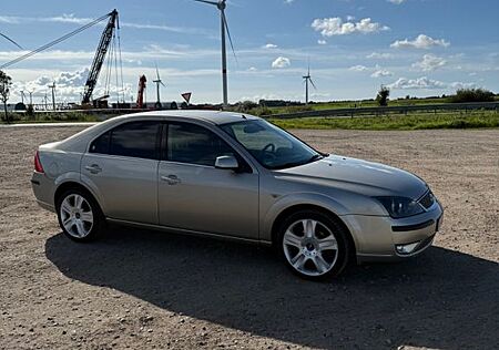 Ford Mondeo 1,8 92 kW Ghia