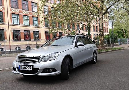 Mercedes-Benz C 200 CDI T BlueEFFICIENCY -