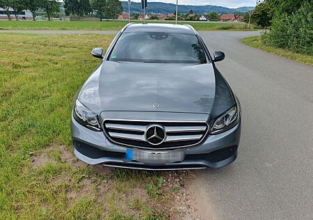 Mercedes-Benz E 220 d 4MATIC T Autom. -