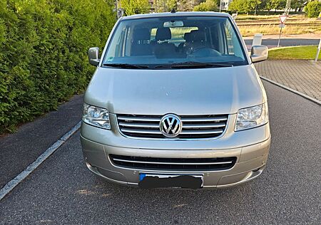 VW T5 Multivan Volkswagen Highline AHK Schlafbank 17 Zoll
