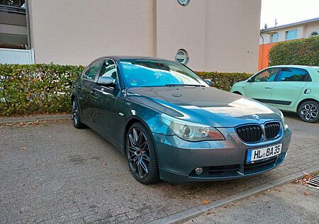 BMW 525i A -