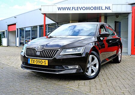 Skoda Superb gebraucht kaufen Skoda Superb 1.5 TSI ACT Ambition Business Navi|1e Eig