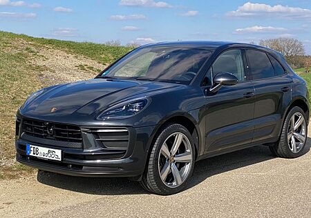 Porsche Macan Panorama 360Kamera 18Wege Anhänger Winter