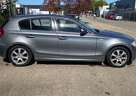 BMW 116i - Baureihe 1 Lim. 5-Tag. *KLIMAAUT.