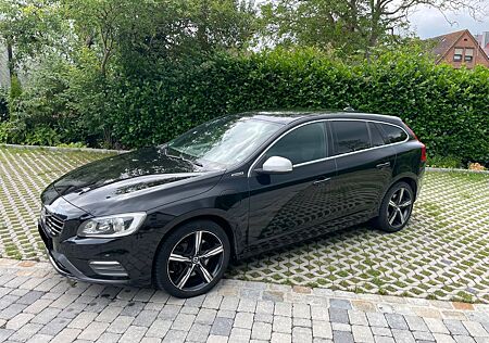 Volvo V60 D6 TWIN ENGINE Plug-in-Hybrid R Design R...