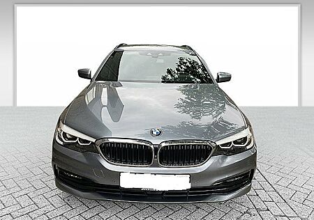 BMW 520d xDrive Sport 360Grad HuD StHzg Ahk Leder