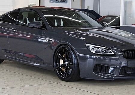 BMW M6 Competition Coupé, Neuwagenzustand, abs. voll