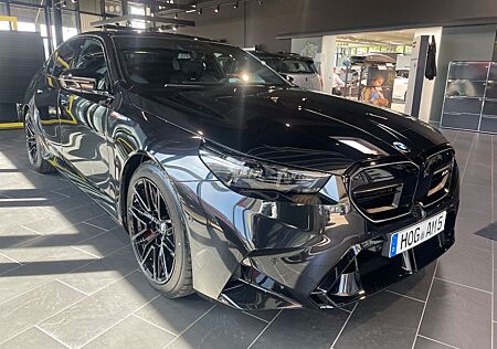 BMW M5 DRIVERS PACKAGE SITZBELÜFTUNG PANORAMA B&W