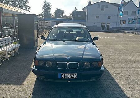 BMW 525i 24V (Vanos) M5 Ausstattung (TAUSCH?)