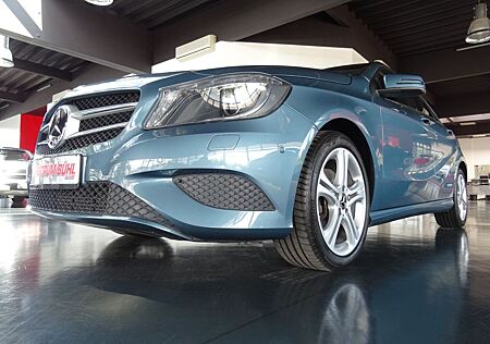 Mercedes-Benz A 200 Urban/ Navi/ PDC/ Bi-Xenon/ SHZ/ AHK