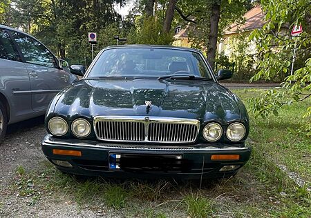 Jaguar XJ6 Executive Racing Green