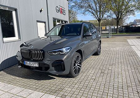 BMW X5 xDrive 30 d M Sport/LED/NAVI/Dist/22Zoll